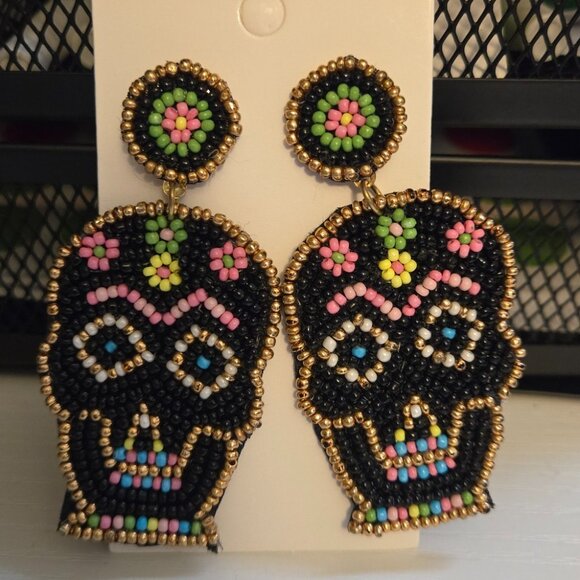 💀Beaded Sugar Skull Earrings Día de los Muertos Inspired Dangle Jewelry - Picture 1 of 2